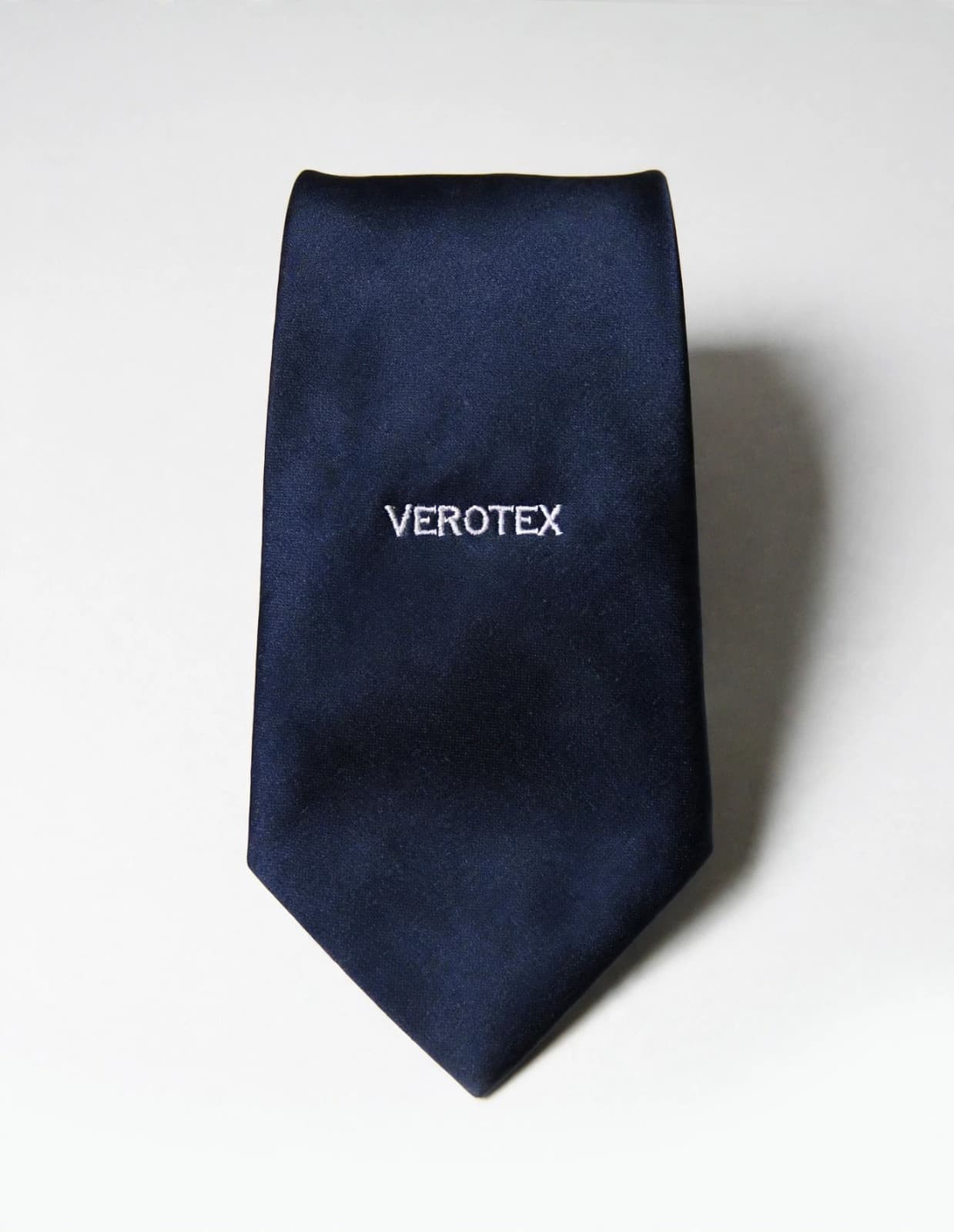 Corbata Bordada en Linoflex